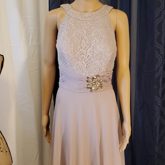 Beautiful mother of the bride - Picture 6 of 12